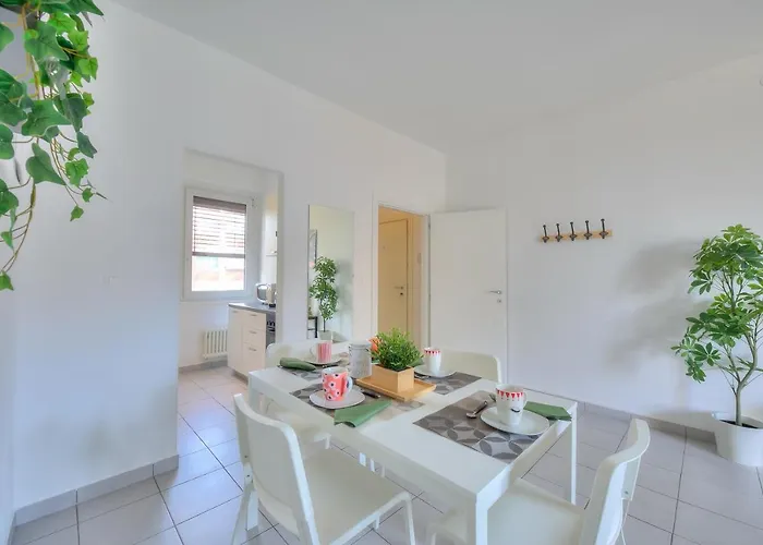 アパート - Happy *